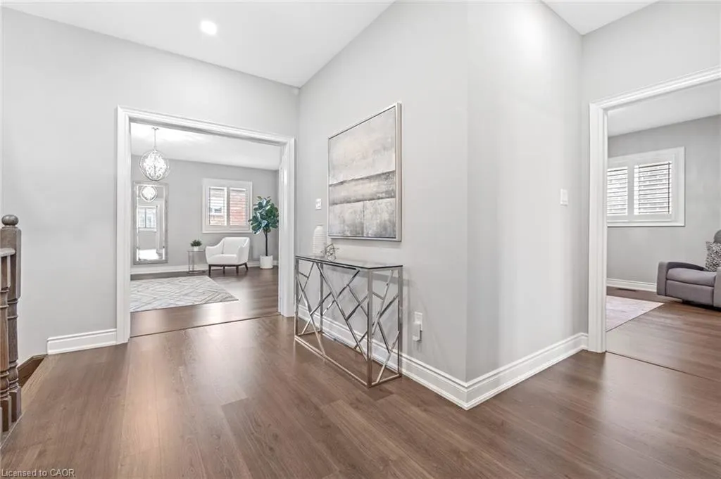 107 Avanti Crescent