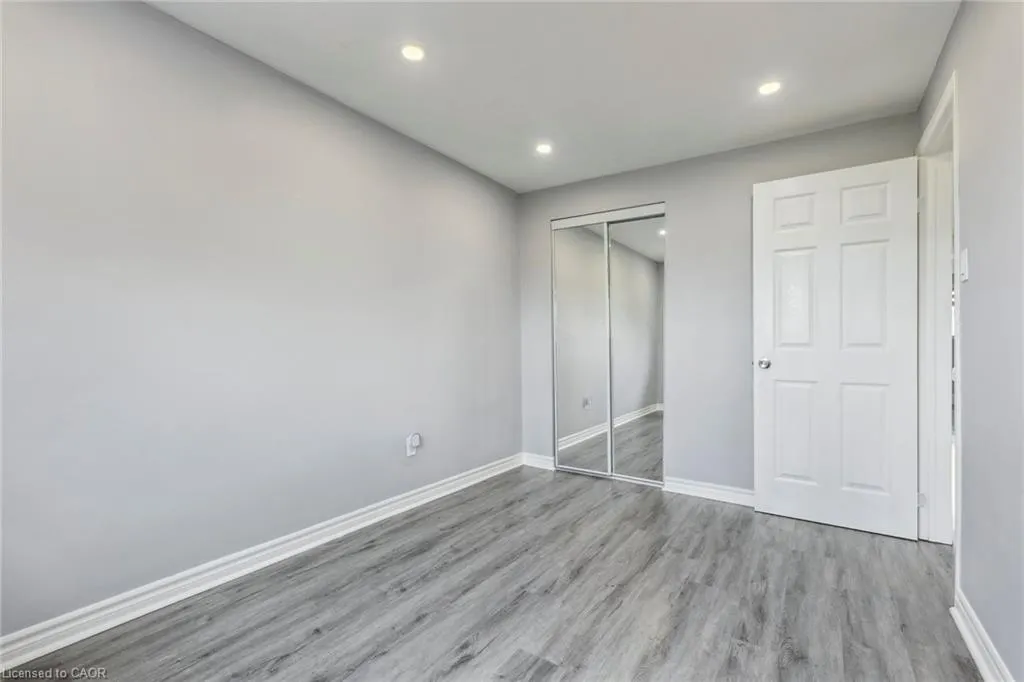 122 Mooregate Crescent