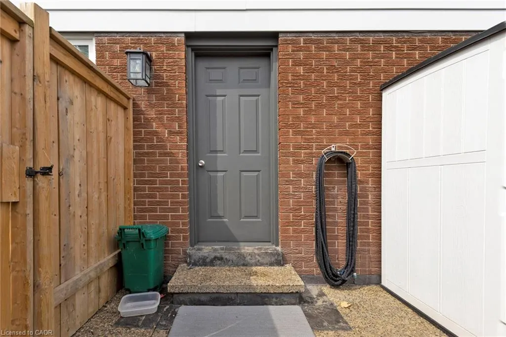 122 Mooregate Crescent