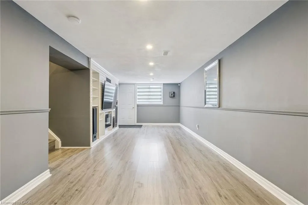 122 Mooregate Crescent