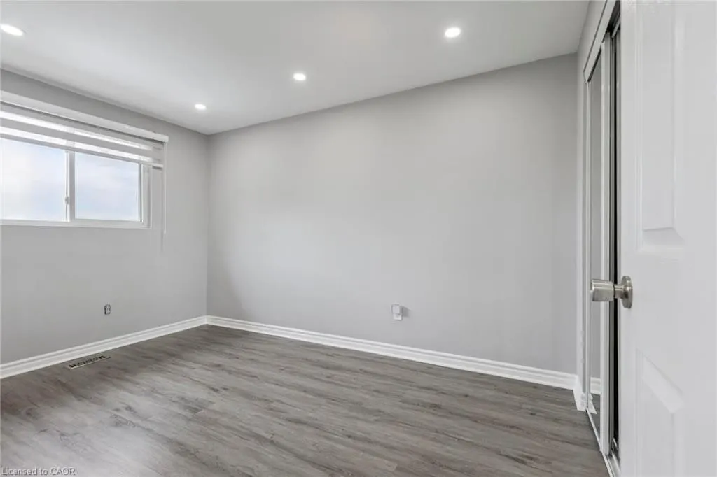 122 Mooregate Crescent