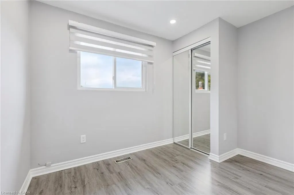 122 Mooregate Crescent