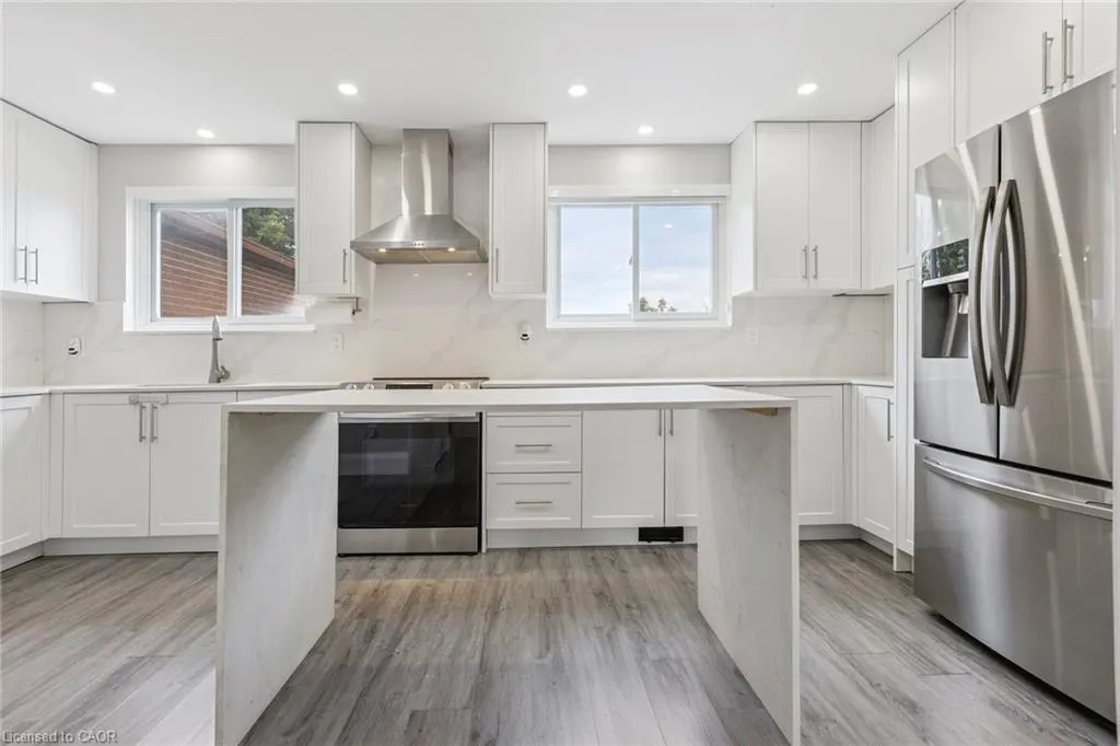 122 Mooregate Crescent