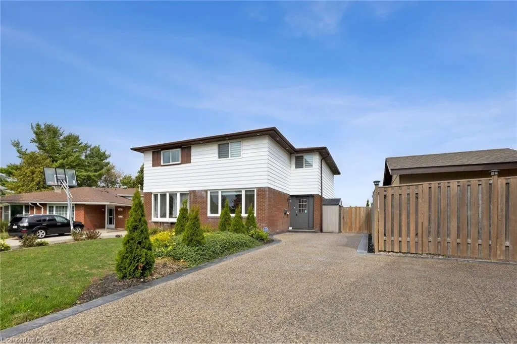 122 Mooregate Crescent