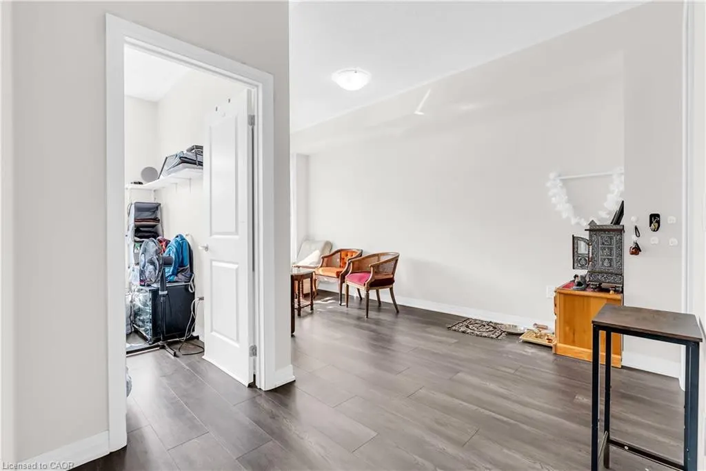 585 Colborne Street E, #106