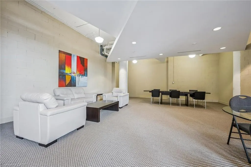 410 King Street W, #116