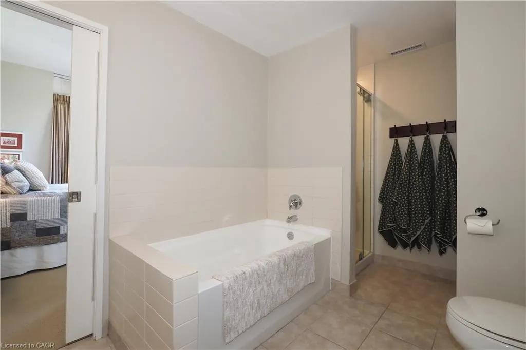 191 King Street S, #402
