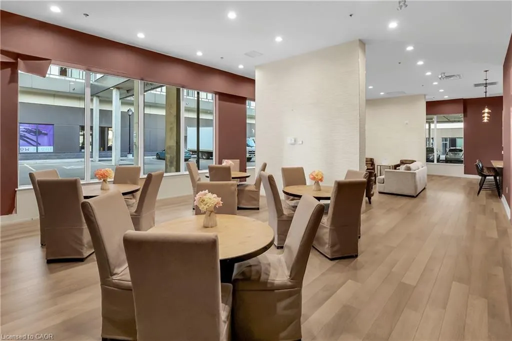 560 North Service Road, #304
