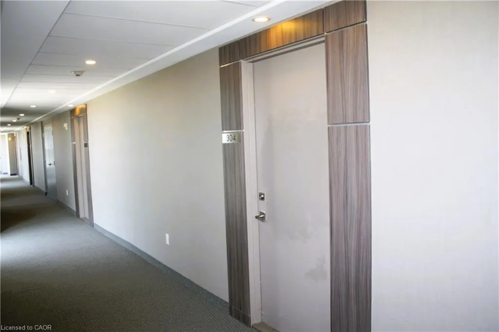 560 North Service Road, #304