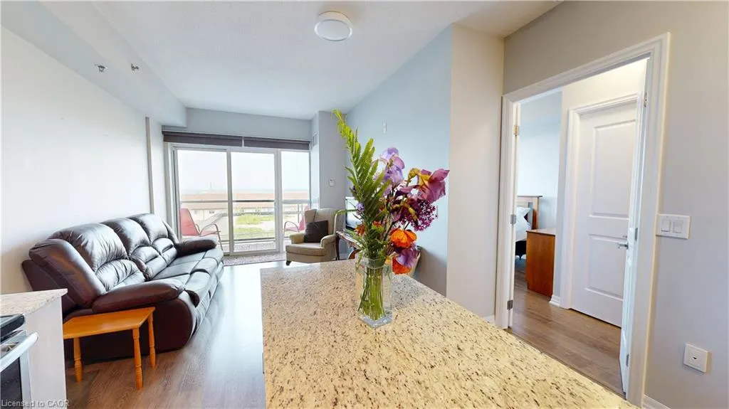 560 North Service Road, #304