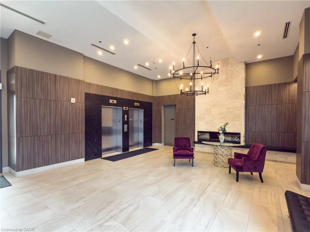560 North Service Road, #304