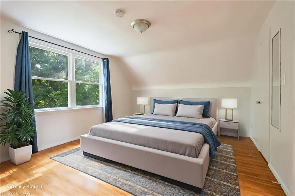 8 Beaucourt Place