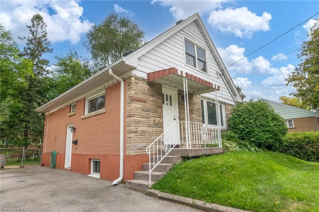 8 Beaucourt Place