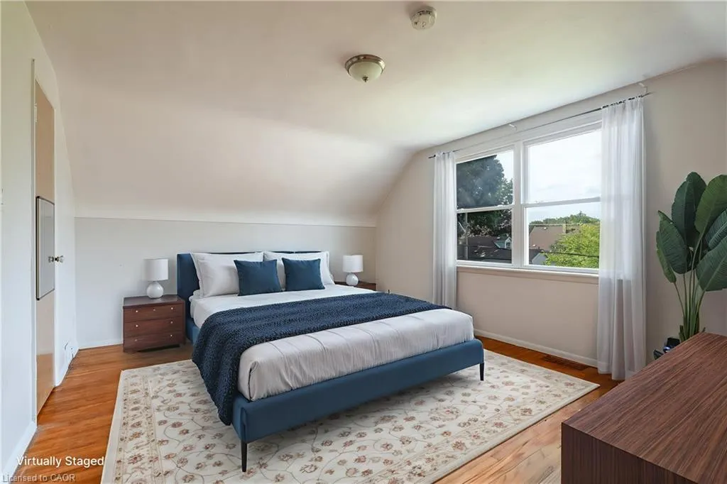 8 Beaucourt Place