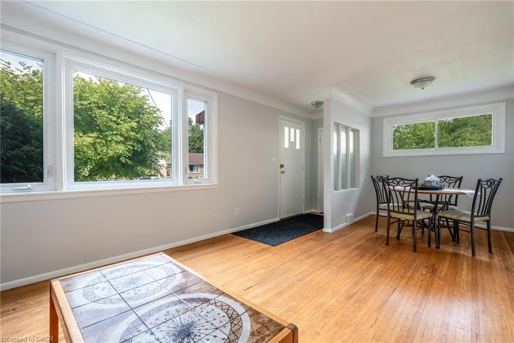 8 Beaucourt Place