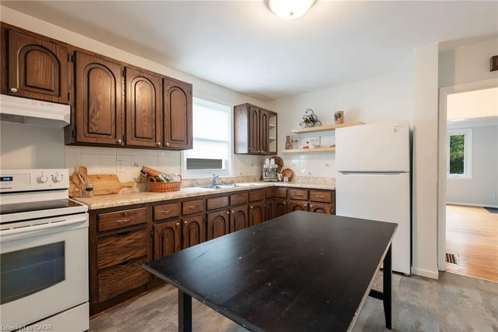 8 Beaucourt Place