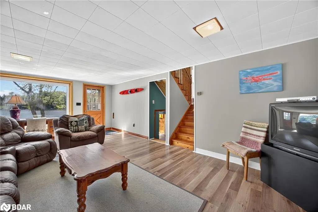 389 Falcon Road