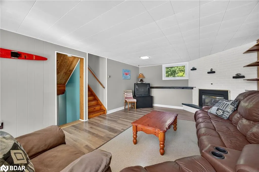 389 Falcon Road