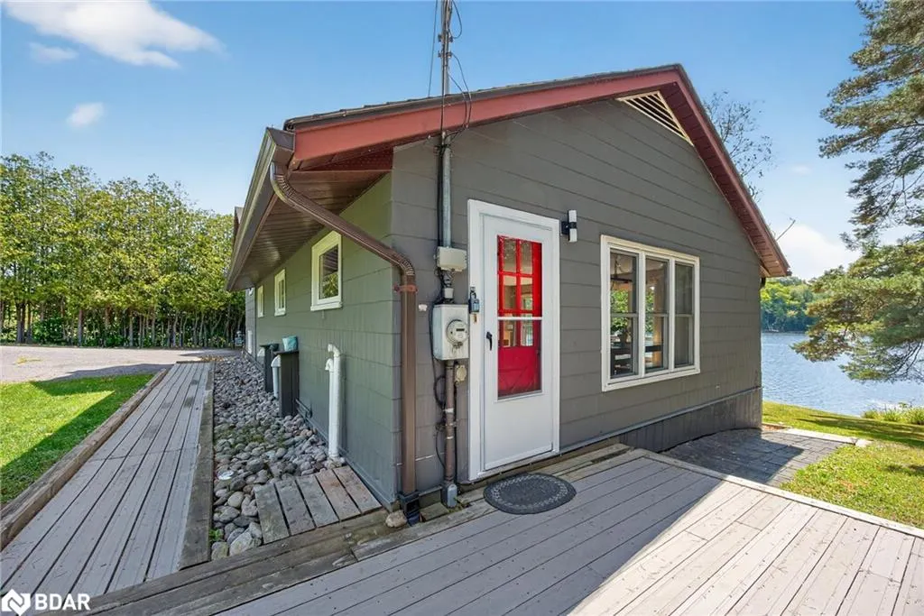 389 Falcon Road