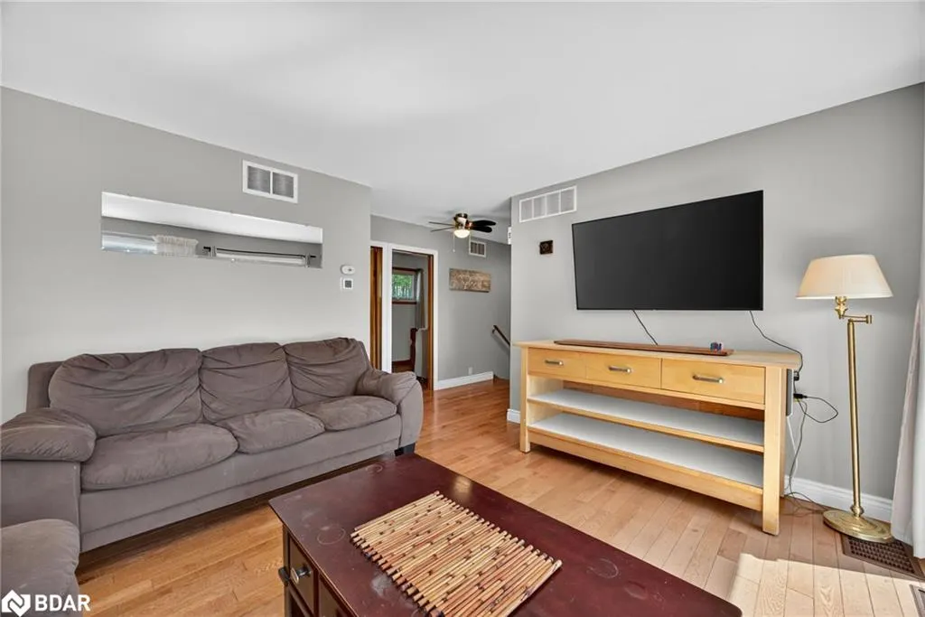389 Falcon Road