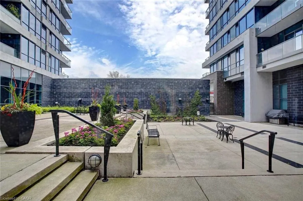 1 Hurontario Street, #1606