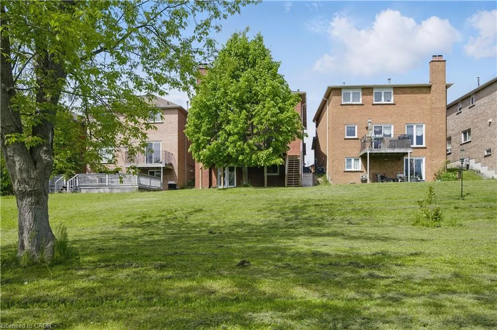 85 Gennela Square