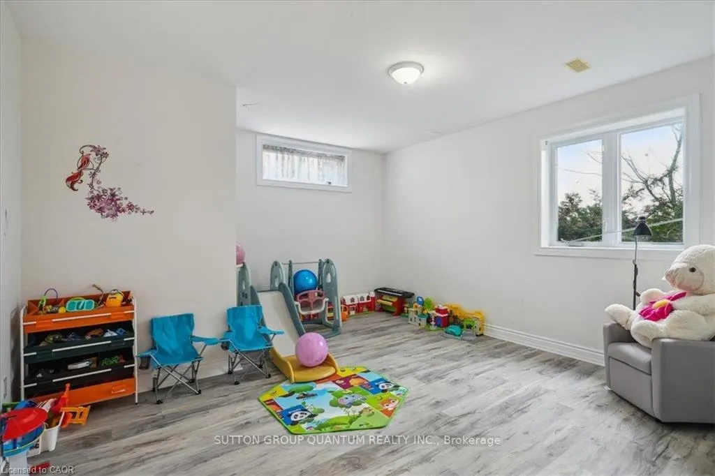 71 Maltby Road E