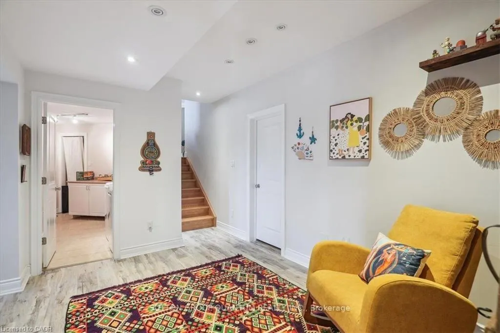 71 Maltby Road E
