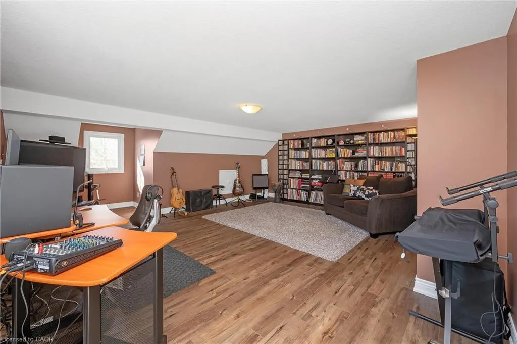 22 Waterford Crescent