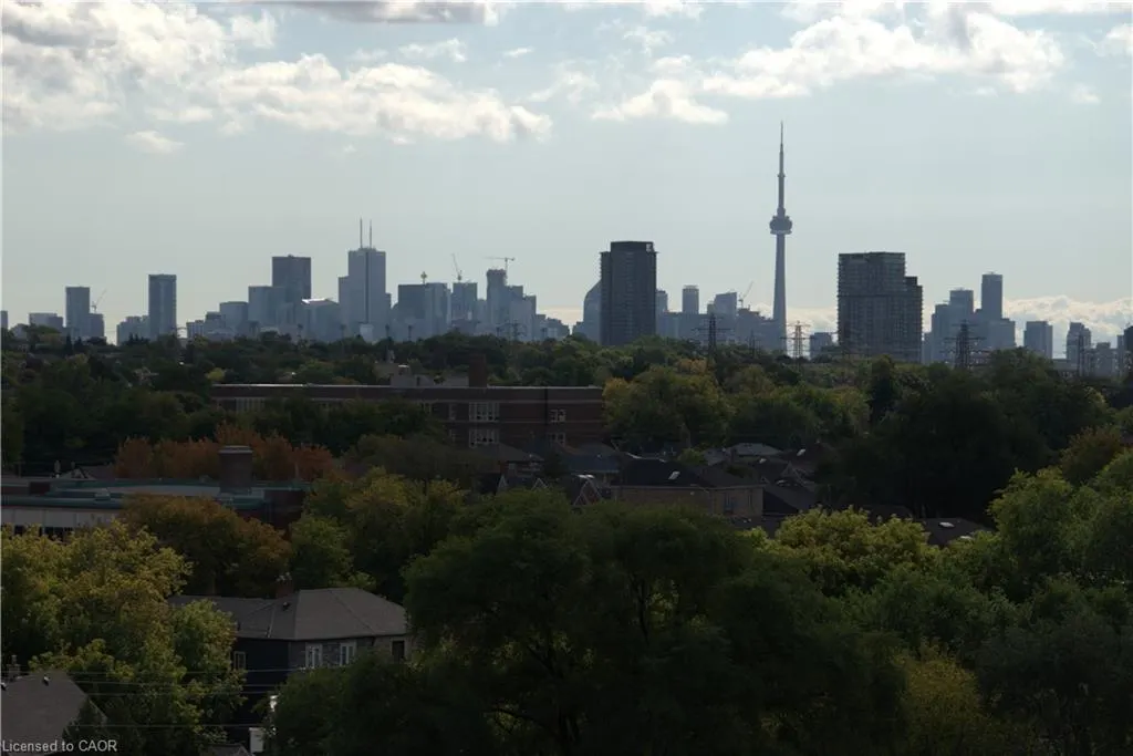 1600 Keele Street, #8