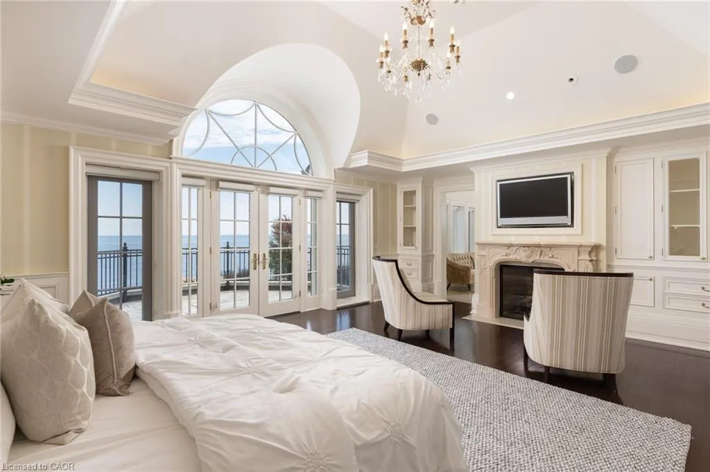 1092 Argyle Drive