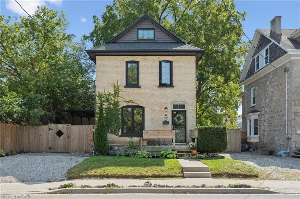 5 Crombie Street