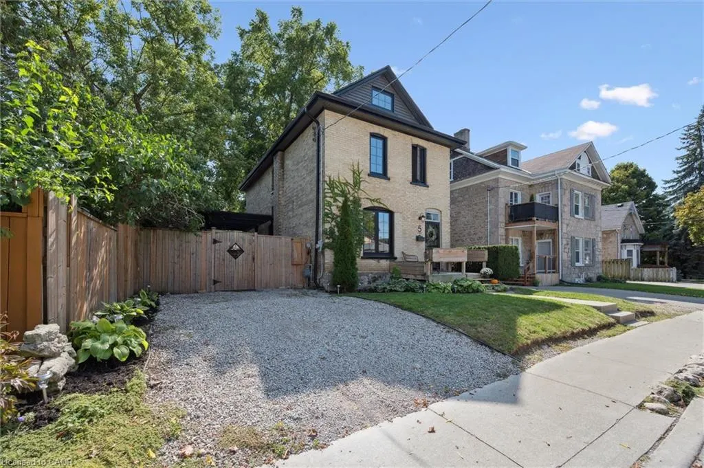 5 Crombie Street