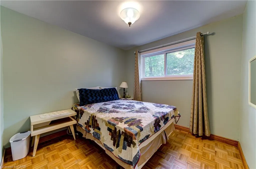 11 Glen Avenue S