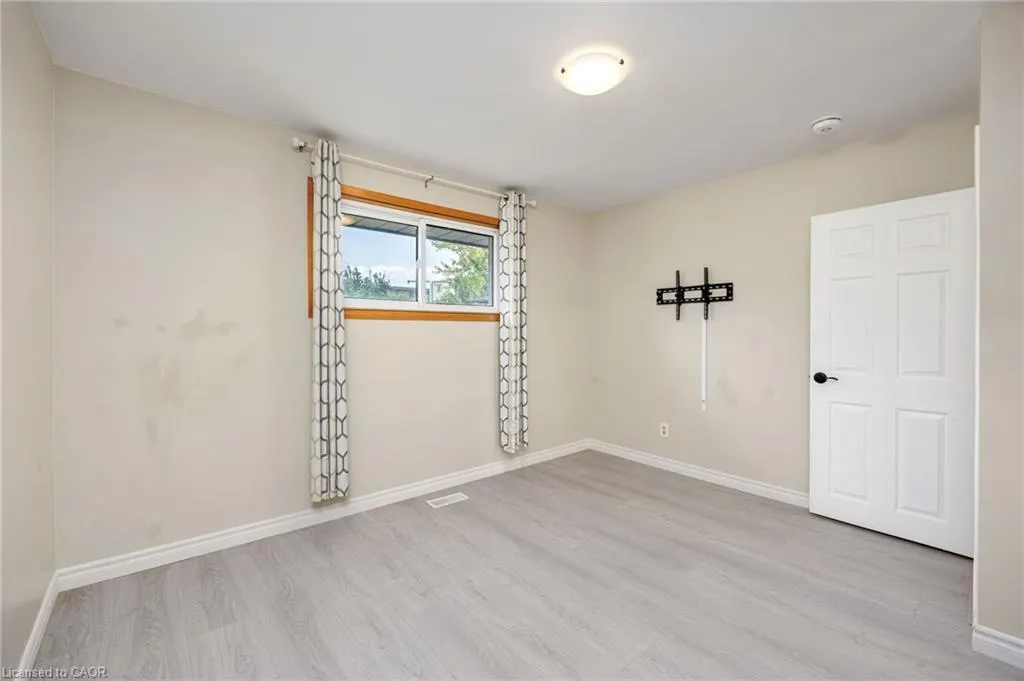 60 Champlain Avenue, #Main Floor