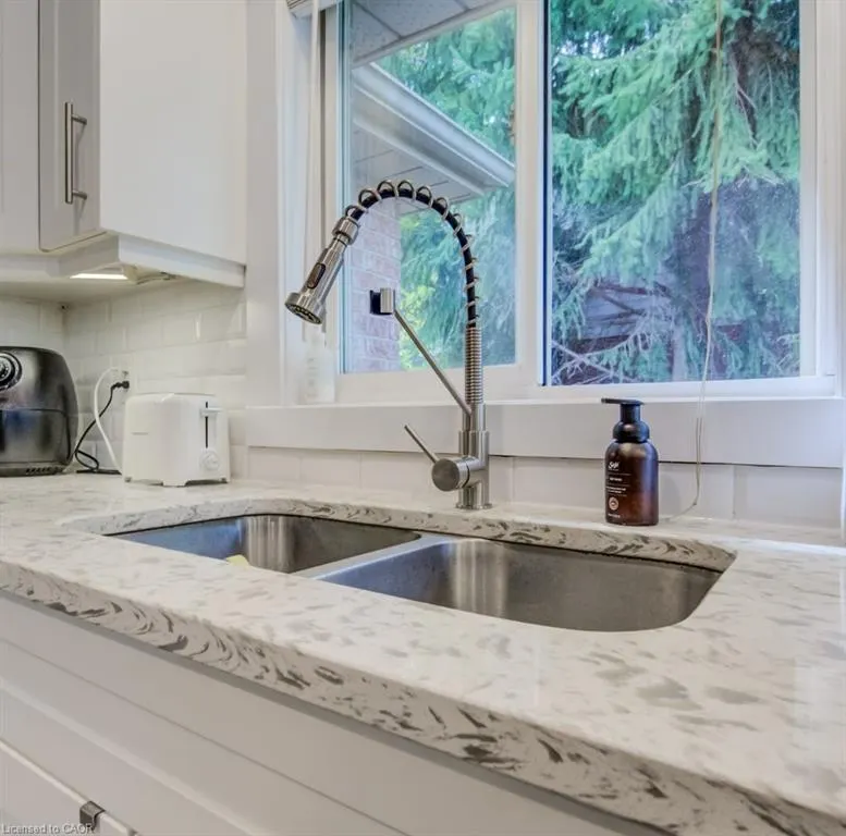 122 Kovac Road, #Upper