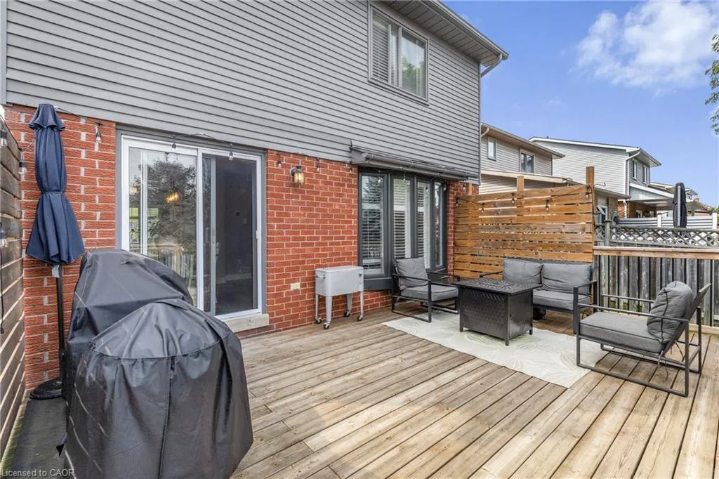2213 Hunt Crescent