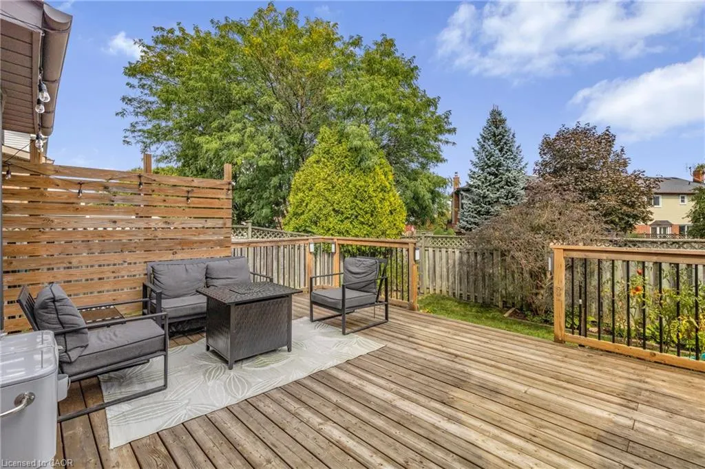 2213 Hunt Crescent