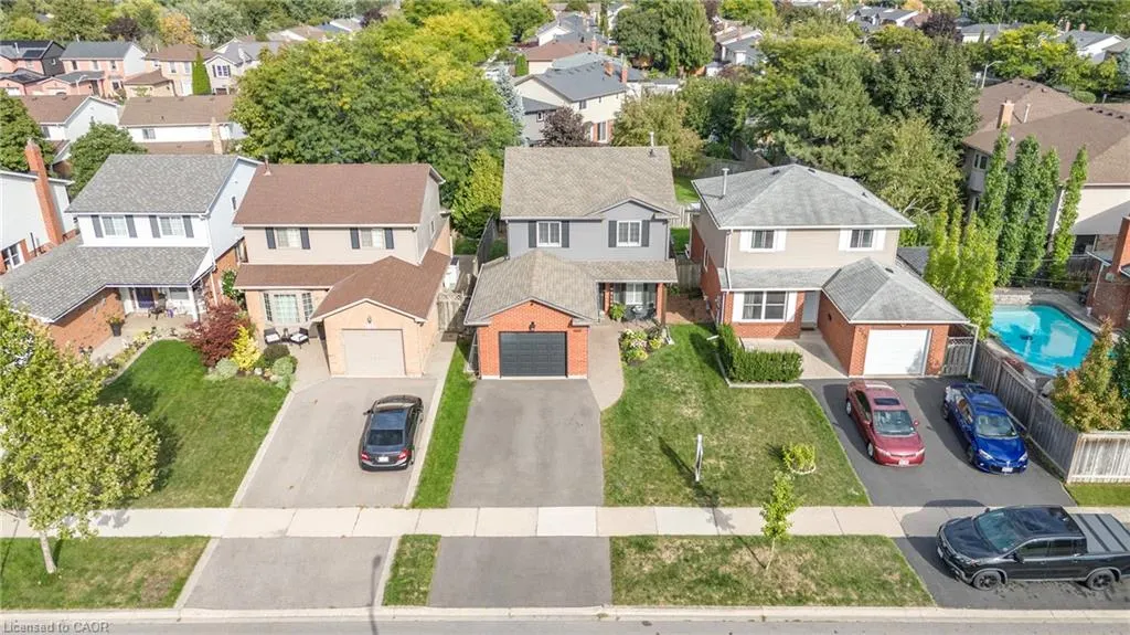 2213 Hunt Crescent