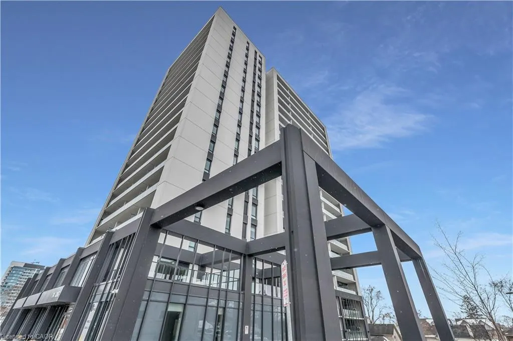 741 King Street W, #102