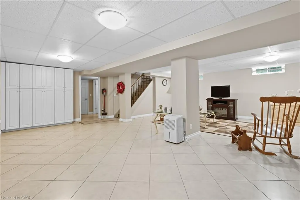 894 Bishop Place
