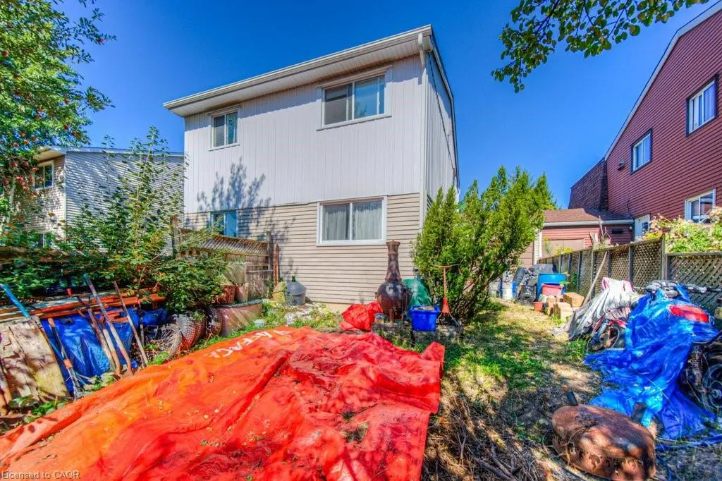 61 Hillbrook Crescent