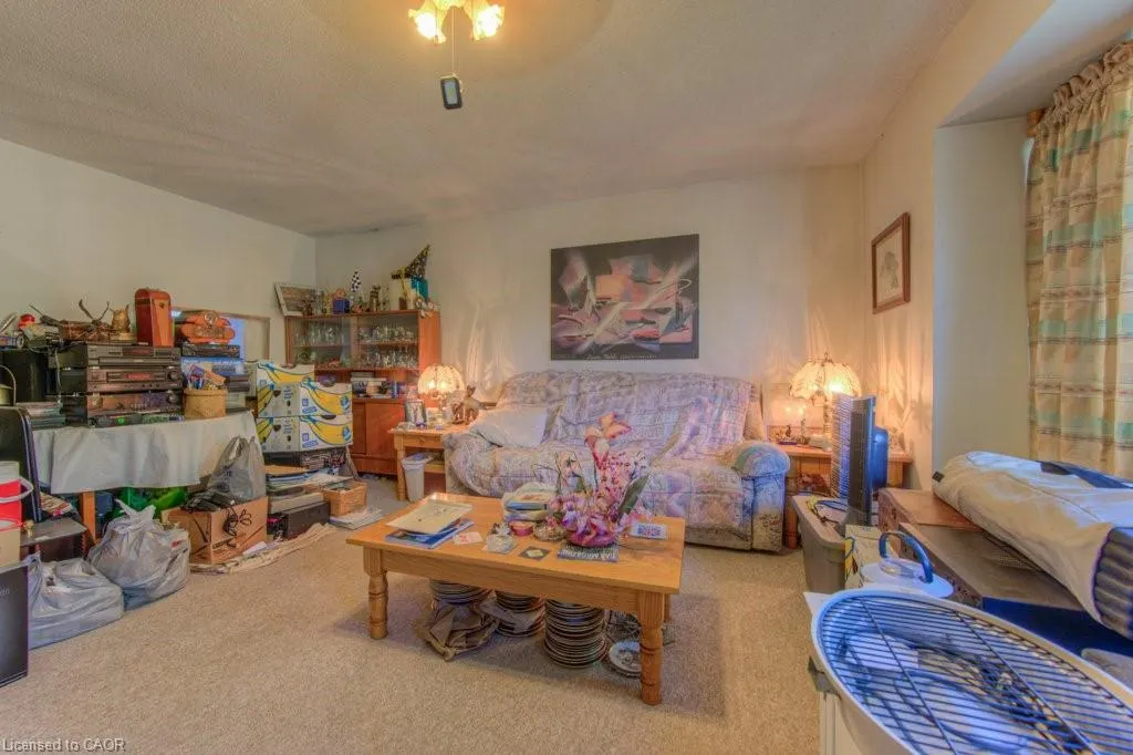 61 Hillbrook Crescent