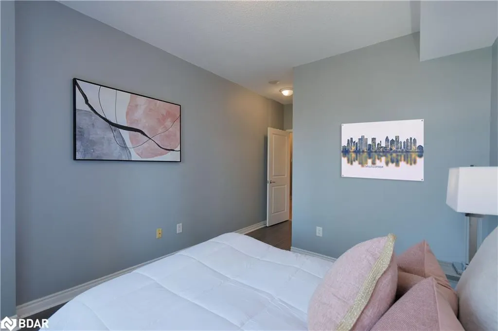 385 Prince Of Wales Drive, #307