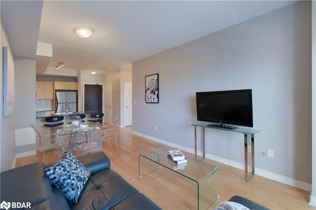 385 Prince Of Wales Drive, #307
