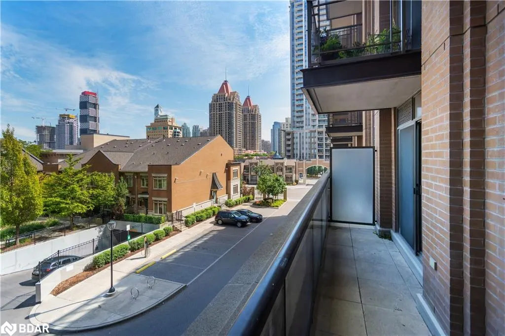 385 Prince Of Wales Drive, #307