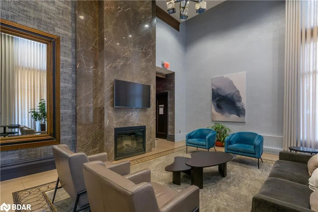 385 Prince Of Wales Drive, #307
