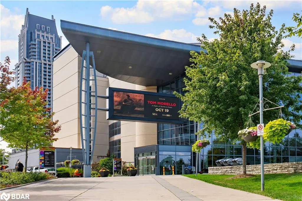 385 Prince Of Wales Drive, #307