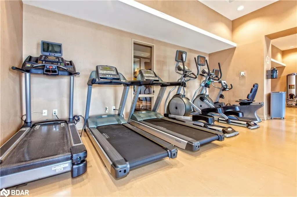 385 Prince Of Wales Drive, #307