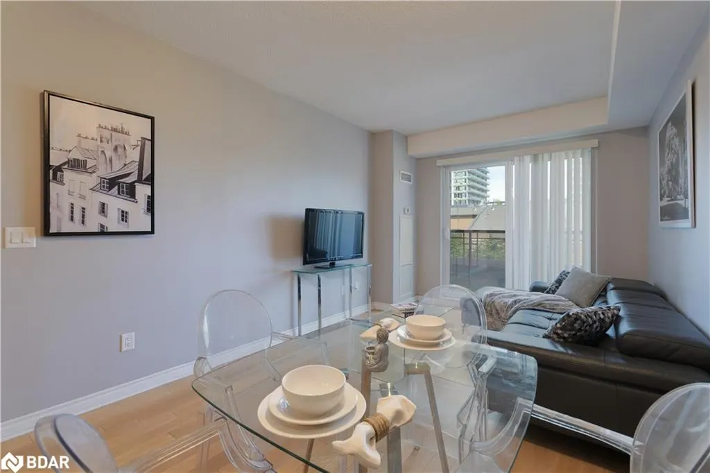 385 Prince Of Wales Drive, #307